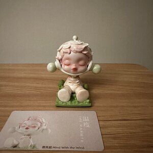 Pop Mart: Skullpanda The Warmth Series Figure - Mind with the Wind